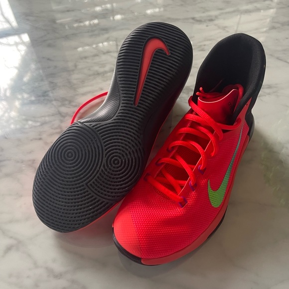 NWT Nike Women’s Prime Hype Crimson Size 7. - Picture 3 of 7